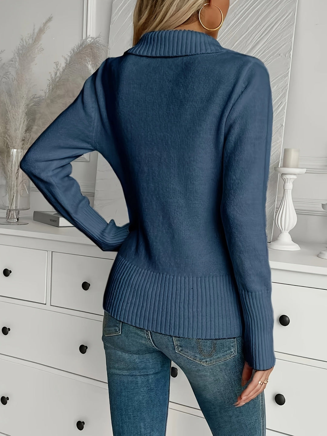 Shellie - Elegant Sweater with Buttons